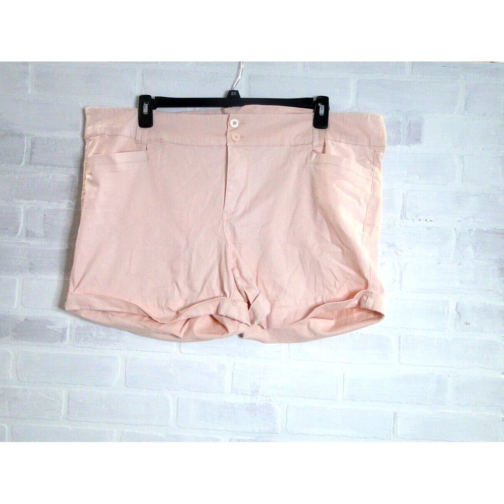 Torrid Cuffed Size 24 Pale Pink Cuffed Shorts with pockets